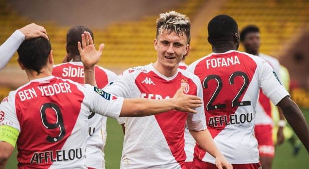 展现出浓厚 展现出浓厚