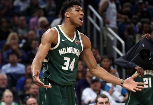 它为年轻女 它为年轻女